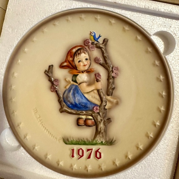 Vintage 1976 Hummel Goebel hand-painted Annual Plate in Box - Picture 4 of 8